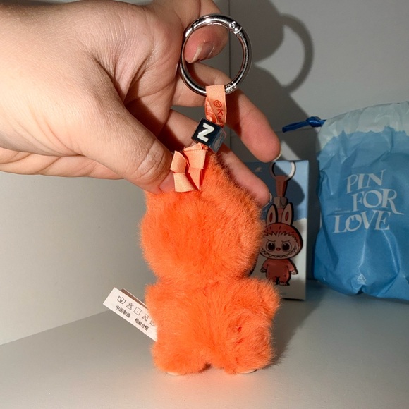 PopMart Labubu Pin For Love Letter - Z - Picture 7 of 10